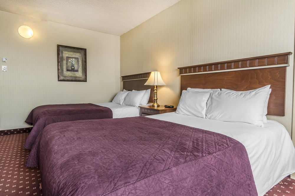 Hotel Travelodge By Wyndham & Convention Centre 3*