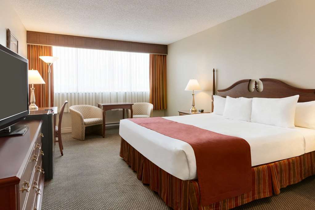 Hotel Travelodge By Wyndham & Convention Centre